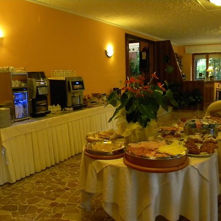 Hotel La Rosa Del Tirreno 利沃诺 外观 照片